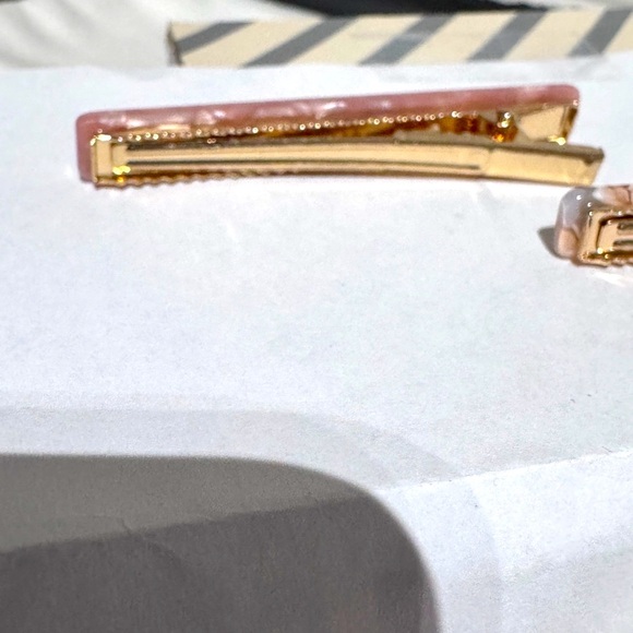 ✨ Stylish and Edgy Summer and Rose Hair Clips - Set of 2 ✨ - Picture 3 of 11